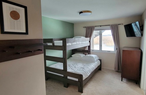 Anchorville Haus | Lake St. Clair Canal Cottage. Fishing, views, dockage, and more!