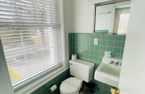 Clemmons Wohnung | Arboretum Room queen - Non- Smoking- No Pet