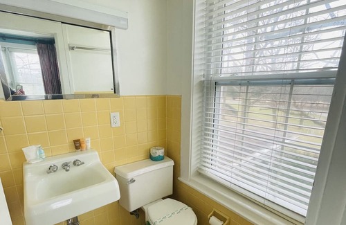 Clemmons Wohnung | Oak Tree Room queen - Non- Smoking- No Pet