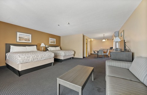 Put-in-Bay Haus | Family Suite at Bayshore Resort Put-in-Bay