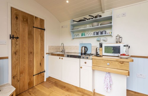 Sherborne Hütte | APPLE, pet friendly, character holiday cottage in Sherborne