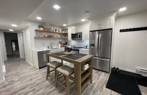 Dawson Creek Haus | Back to basics at Bark & Olive. Close to all amenities. Relax in tranquil