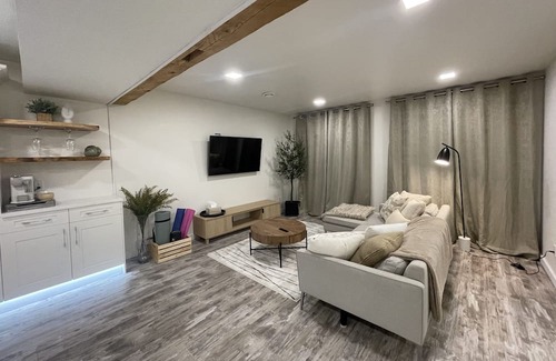 Dawson Creek Haus | Back to basics at Bark & Olive. Close to all amenities. Relax in tranquil