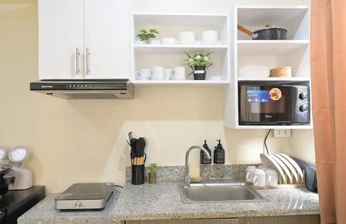 Dumaguete Haus | Hyacinth by Elle's Place near Dumaguete Airport (2BR with Kitchen)