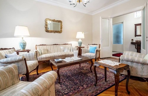 Caddebostan Mahallesi Wohnung | Chic Flat with Balcony Close to Caddebostan Shore
