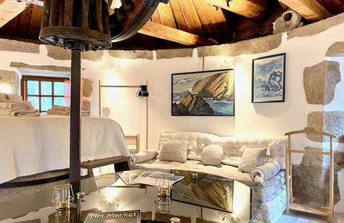 Porto do Barqueiro Haus | The Cliffs - The Painted Mill