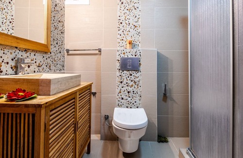 Ust Bostanci Wohnung | Vibrant Flat in Atasehir with Central Location