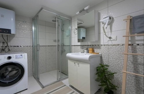 Kaleici Wohnung | Missafir Modern Flat near Hadrian's Gate
