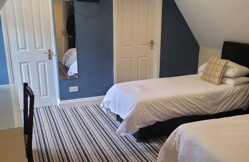 Ludwell Hotel | The Grove Arms