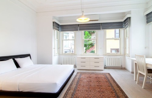 Rumeli Hisari Wohnung | Mesmerizing Flat with Bosphorus View in Sariyer