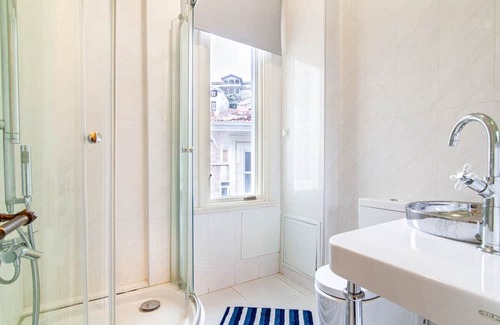 Rumeli Hisari Wohnung | Mesmerizing Flat with Bosphorus View in Sariyer