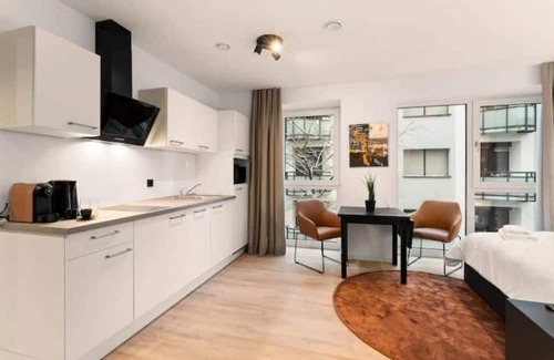Burgeresch Wohnung | Between-studios - Tiger