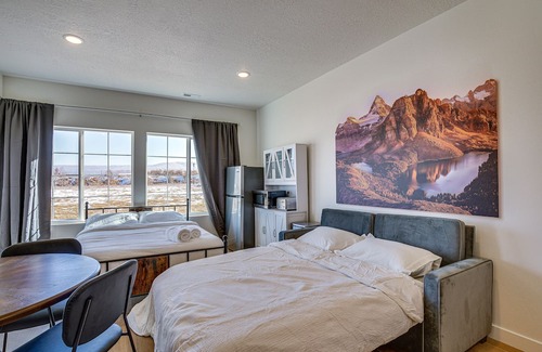 Heber Wohnung | Mountain-View Studio ~ 19 Mi to Park City!