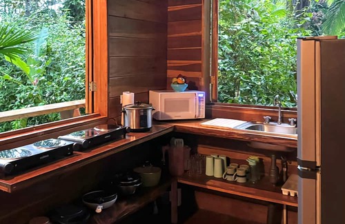 Puerto Viejo de Talamanca Kabine | Enjoy the sounds of nature in this tranquil home, only minutes to Puerto Viejo.