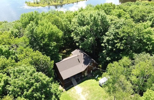 Gooderham Hütte | Spacious Cottage on the shores of Contau Lake