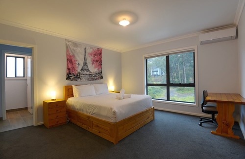 Mount Helen Haus | Spacious Family Escape close to Federation Uni & Buninyong