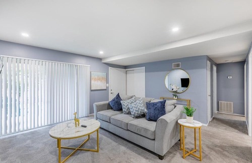 Towson Wohnung | Heart of Towson *Parking*Gym*Pool*Gym*Smart TV