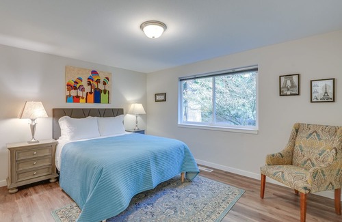 Sudden Valley Haus | Charming Bellingham Home: Backyard, Walk to Beach!