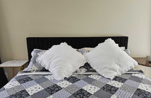 North Las Vegas Haus | Spacious Townhome 4 Bedroom with 7 Beds Sleeps 13