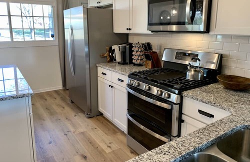 Centerville Haus | Updated home away from home in Centerville.