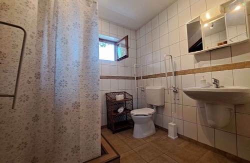 Tiszafured Haus | Holiday home with outdoor pool and WiFi