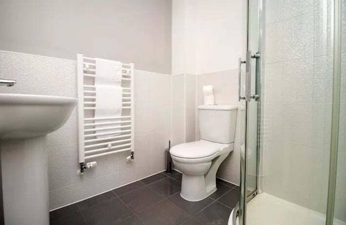 Magor Haus | Seymour Way (Stunning 4 bed with FREE parking)