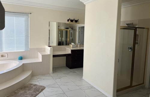 Rhodes Ranch Haus | “5BR Luxe Home + office, Private Pool & Spa in Rhodes Ranch golf court - Vegas!”