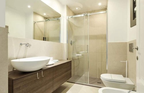 Tre Torri Wohnung | Apartment in Milan with 3 bedrooms sleeps 6