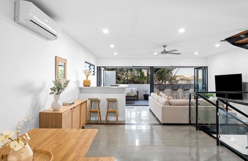 Merewether Haus | Sundown Serenity Coastal Comfort at Merewether