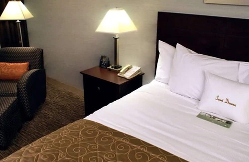 Rocky Mount Haus | Relax and Unwind: 4 Units Near Rocky Mount City Lake! Onsite Pool. Parking.