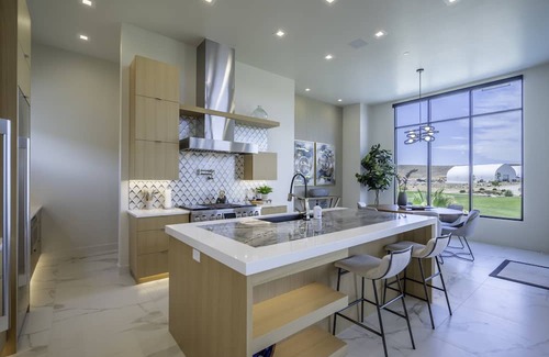 Hurricane Haus | Live Luxurious at Zion's Desert