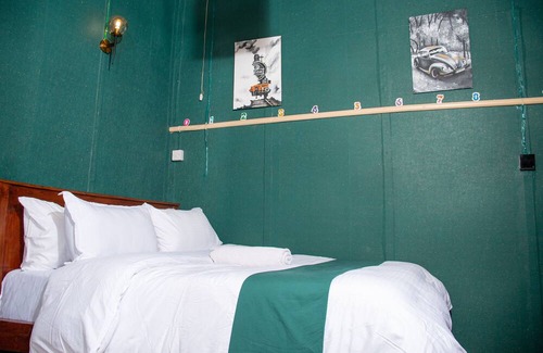 Shabab Hütte | Starry Nights Cottage -2 minutes to the Mall and 4 minutes from Nakuru Town!