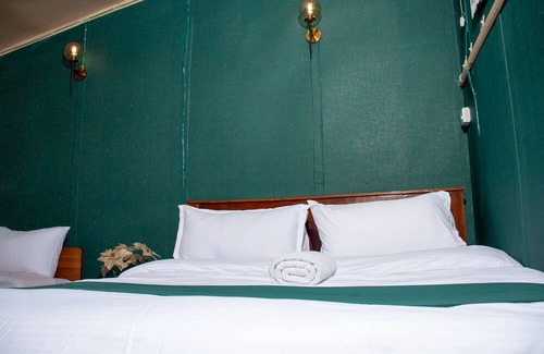 Shabab Hütte | Starry Nights Cottage -2 minutes to the Mall and 4 minutes from Nakuru Town!