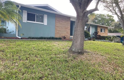 Harbor Hills Haus | Beautiful 3bd 2 bath w/covered pool