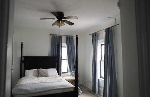 Lowell Sonstige | Historic Country Home with Hot Tub