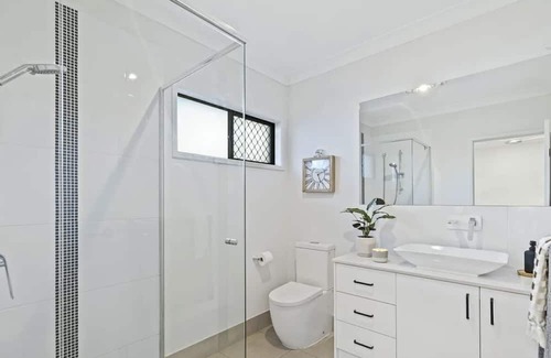 Pallara Haus | Ensure Room x Private Bathroom
