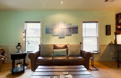 Westside Hütte | Cozy Midtown Atlanta Cottage