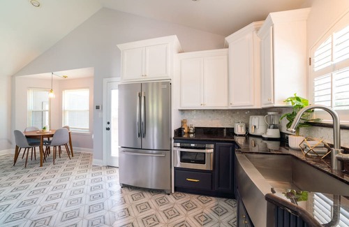Chalmette Haus | 2 Story Cottage w/ heated pool and jacuzzi+bonfire