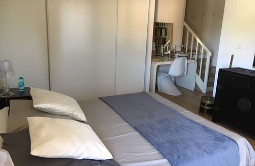 Florentin Haus | Holiday Home 'Mulberry House' with Private Pool, Private Terrace and Wi-Fi