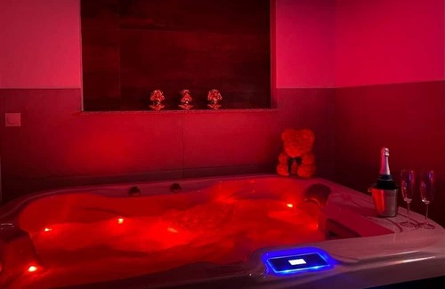 Richemont Wohnung | Appartement Cocooning Avec Jacuzzi Privatif