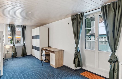 Dietikon District Wohnung | Bunkers' Nook: Your Shared Haven Awaits