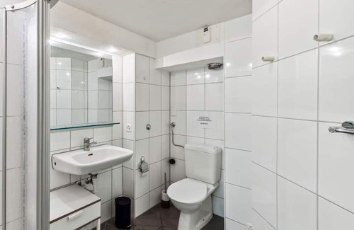 Dietikon District Wohnung | Your Personal Retreat in a Shared Setting