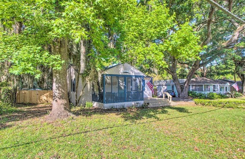 Saint Simons Heights Hütte | St Simons Cottage w/ Grill ~ 2 Mi to Beach!