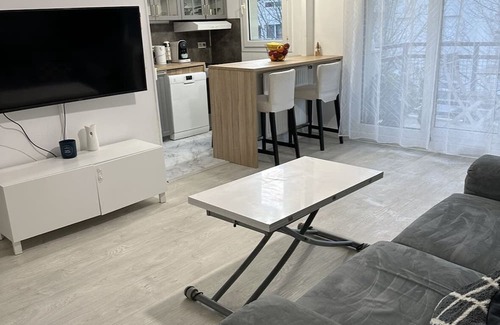 Plaisir Wohnung | Appartement Accès Gare Plaisir Grignon