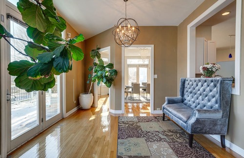 Mokena Haus | Stunning Mokena Home w/ Pool + Deck w/ Lake View!