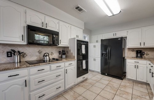 Trophy Club Haus | Bright & Spacious 4BR - Foosball Table!