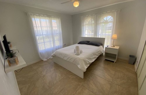 Joel Villa | Heated Pool Home 3/2 in Quiet Neighborhood