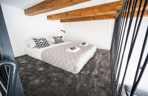 Old Town Wohnung | 140 SQM Apartment with 4 units - GREAT FOR GROUPS