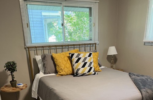 Wooded Estates Haus | Spacious home in walking distance to Notre Dame University