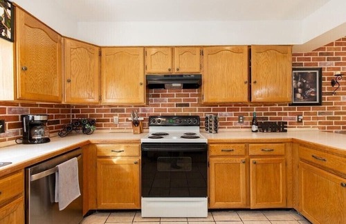 Sheridan Haus | Large Family Size Home Near Lakes, Rivers and Historical Attractions